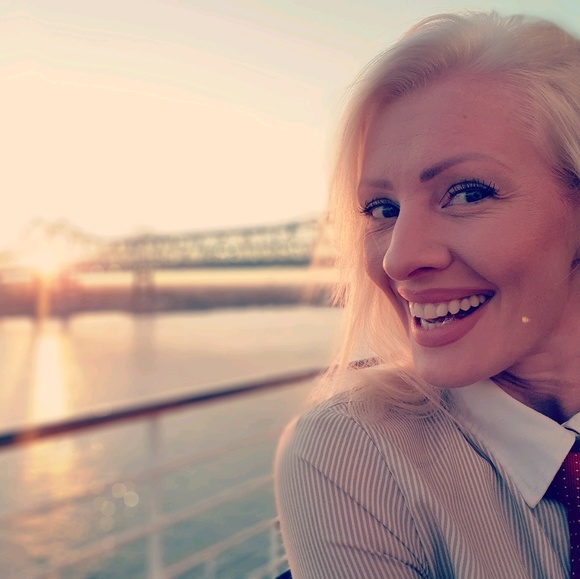 Profile Picture of Dragana Radic (@dragana85) on Poshmark