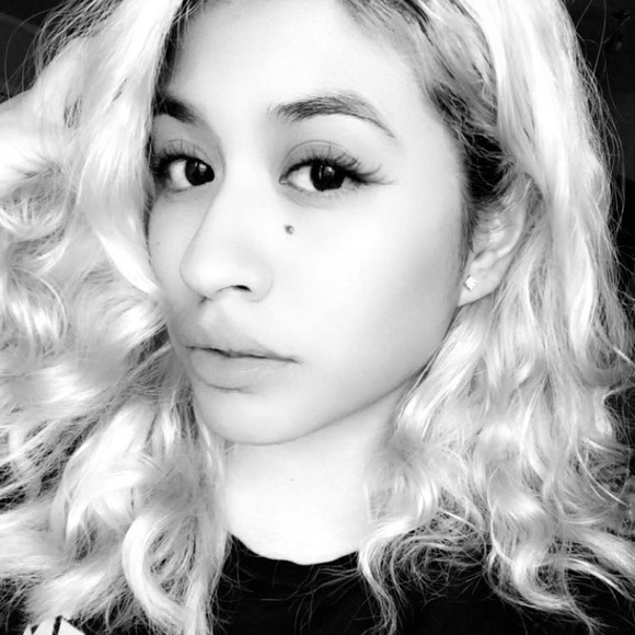 Profile Picture of Jazmin Sanchez (@jazminsanche935) on Poshmark