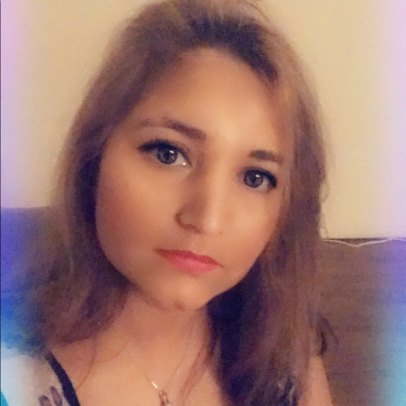 Profile Picture of Sam Malik (@sam_malik) on Poshmark