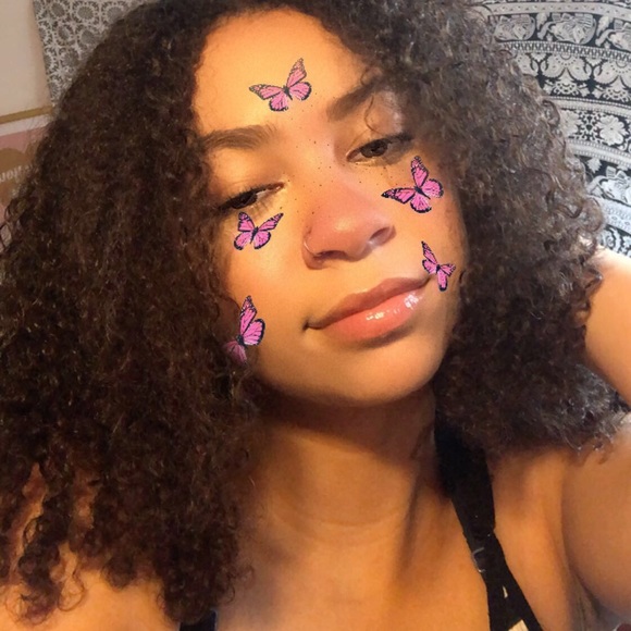 Profile Picture of Jazzmyne Hankins (@jaz_zmyne) on Poshmark