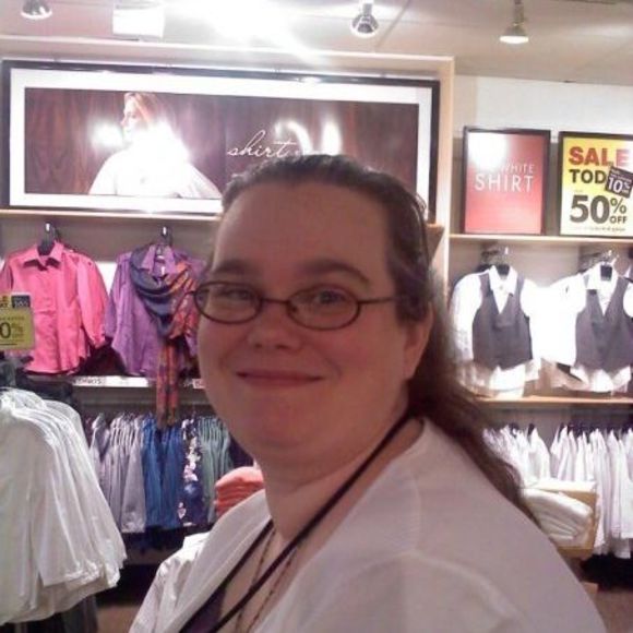 Heidi Gapen - Poshmark Profile Picture of Heidi Gapen (@heidigapen) on Poshmark