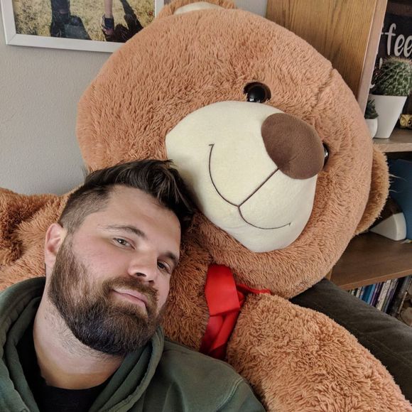 Daniel Hodgen - Poshmark Profile Picture of Daniel Hodgen (@danielhodgen) on Poshmark