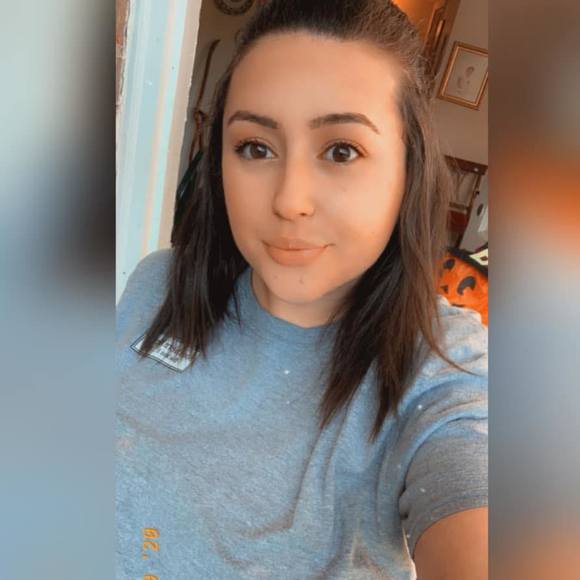 Profile Picture of Anna Mcpoland (@annamcp) on Poshmark