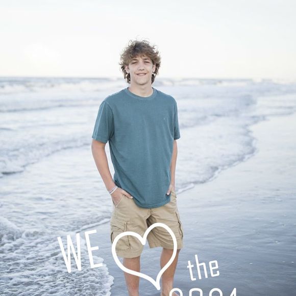 Profile Picture of Dayna Gilham (@dgilham) on Poshmark