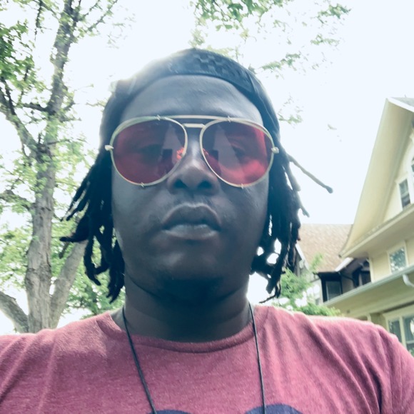 Profile Picture of Majak Mabor (@rasmajak) on Poshmark