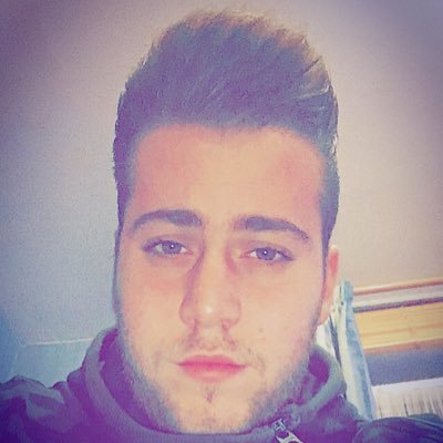 Profile Picture of Baré Robin (@bare_robin) on Twitter