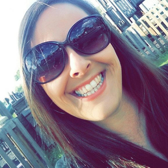 Jennifer Fleetham - Poshmark Profile Picture of Jennifer Fleetham (@jfleetham) on Poshmark