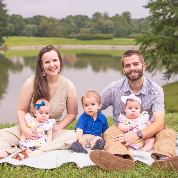 Profile Picture of Samantha Hogue (@slhawkin) on Poshmark