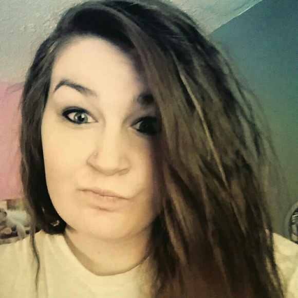 Profile Picture of Megan Rosdahl (@megan_nicole24) on Poshmark