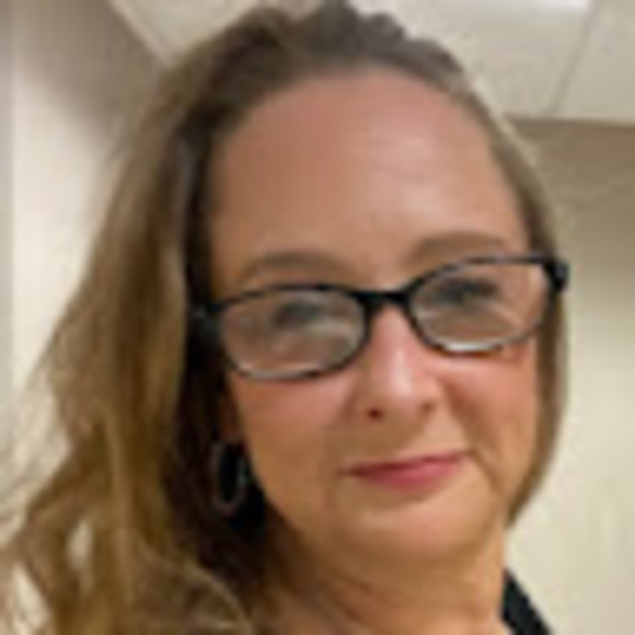 Profile Picture of April Cahill (@acahill71) on Poshmark