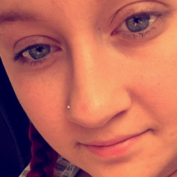 Profile Picture of Alyssa Peltier (@alyssajpeltier) on Poshmark