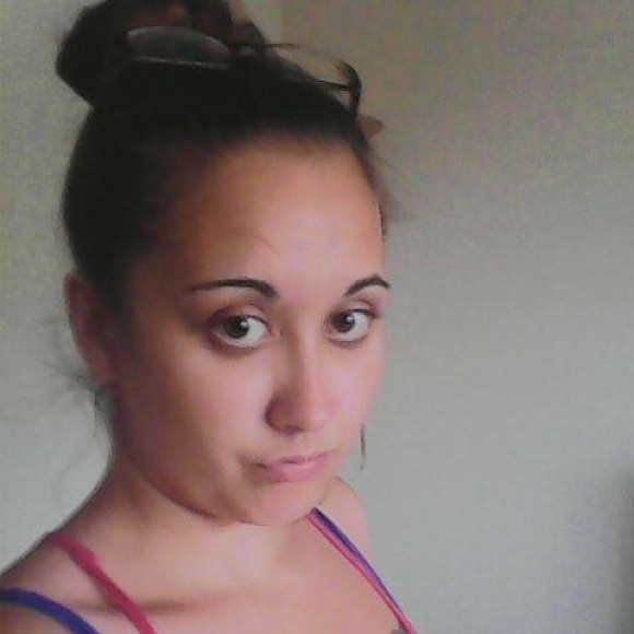 Profile Picture of Cassandra Bridges (@mrs_breeze) on Poshmark