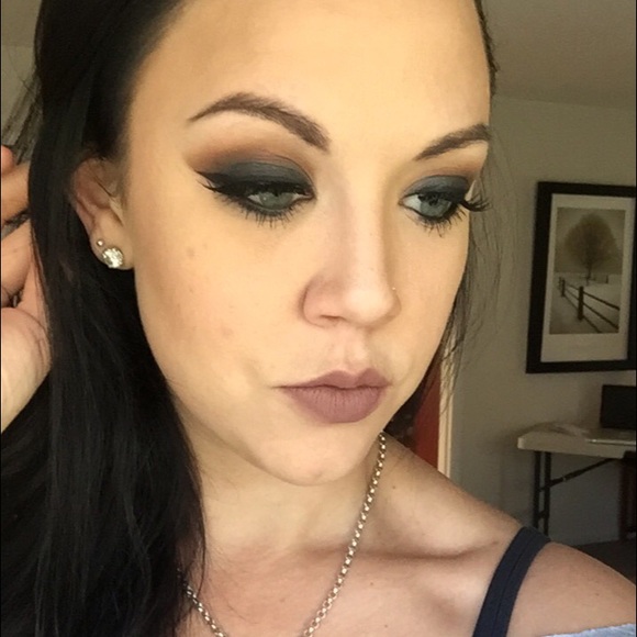 Profile Picture of Kylie Kennimer (@empress2526) on Poshmark