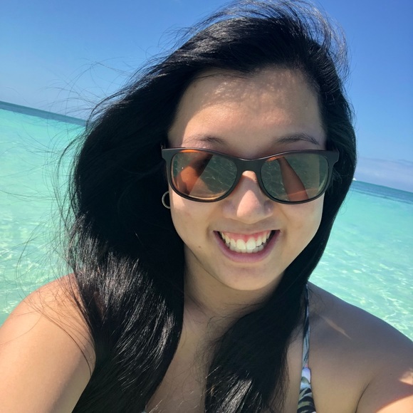 Profile Picture of Hannah Sutherland (@hannah14808) on Poshmark