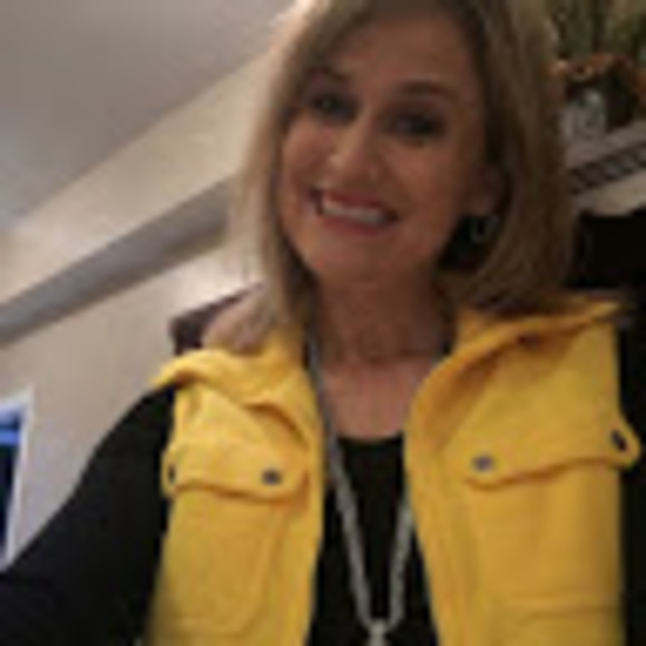 Profile Picture of Kelly Page (@kellypage1026) on Poshmark