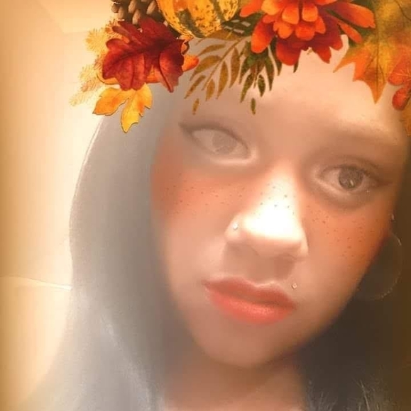 Mckenna Hemley - Poshmark Profile Picture of Mckenna Hemley (@mckennahemley) on Poshmark