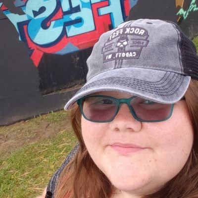 Profile Picture of Alyssa Simonson (@AlyssaSimonson) on Twitter