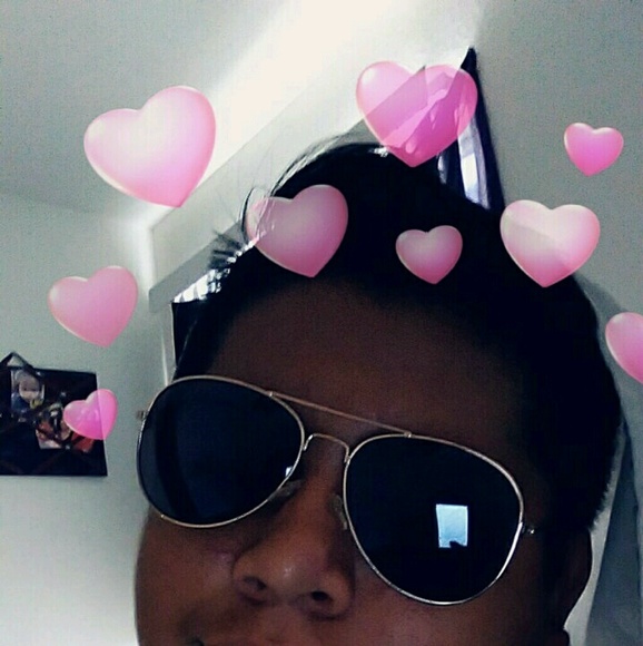 Profile Picture of Gabriel Perez (@gabriel_28) on Poshmark