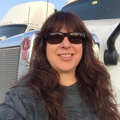 Profile Picture of Joanne Jarrett (@bunnylapin) on Twitter