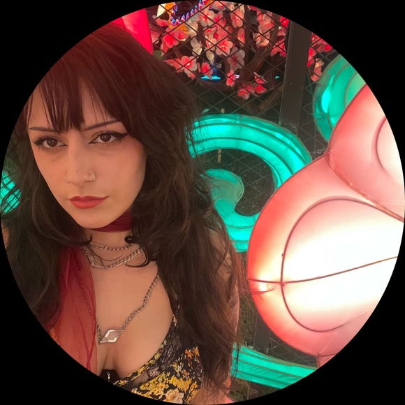 Profile Picture of Amber Cataldi (@bananaday) on Poshmark