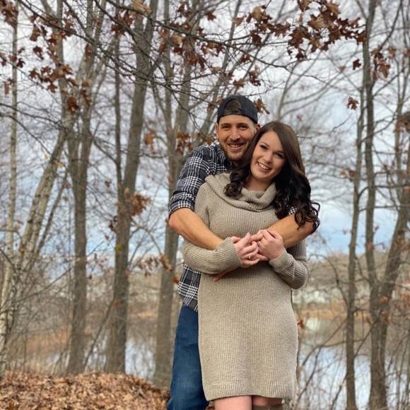 Profile Picture of Shannon Fennessey (@shannonfenn) on Poshmark