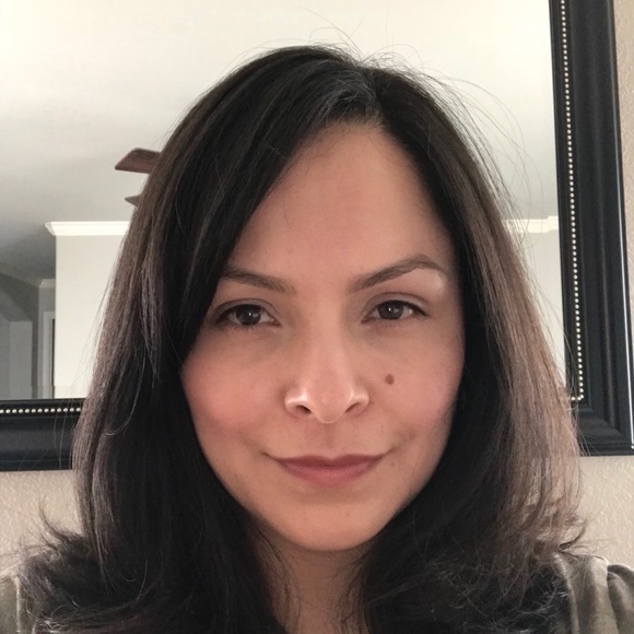 Profile Picture of Lorena Paramo (@magenta551) on Poshmark