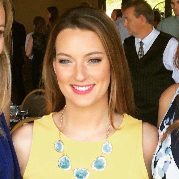 Profile Picture of Lauren Stierstorfer (@laurenjane56) on Poshmark