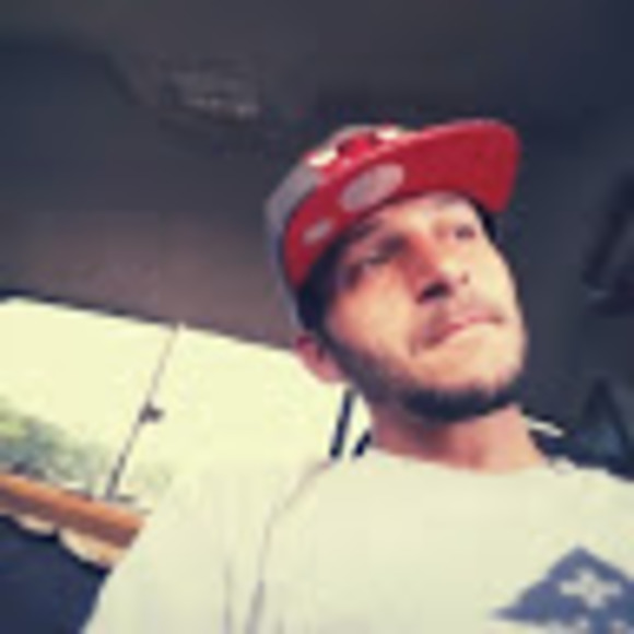 Profile Picture of Tyler Healy (@tylerpaul121090) on Poshmark