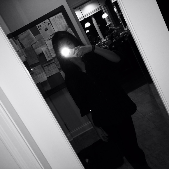 Profile Picture of Vivian Gao (@vivian_g) on Poshmark