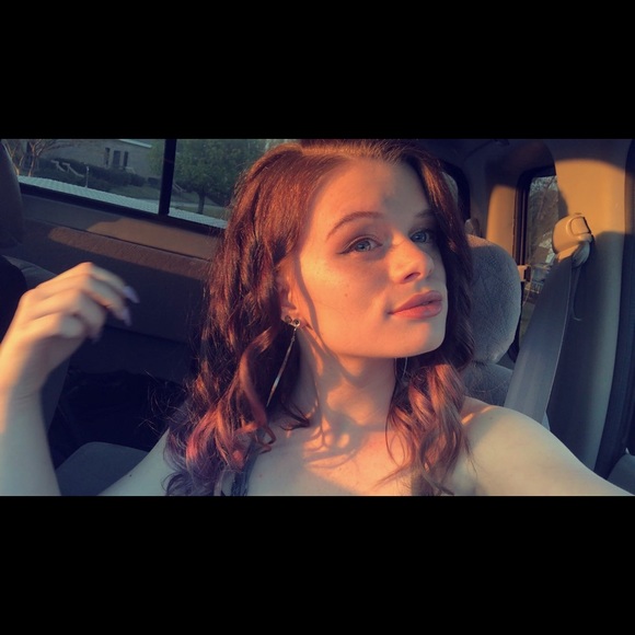 Profile Picture of Kaylee Brown (@princesb) on Poshmark