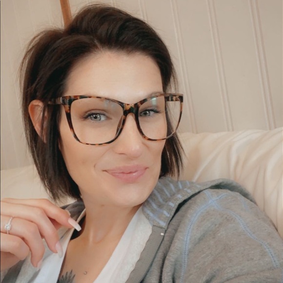 Profile Picture of Michaelene Seltz (@mdoolin816) on Poshmark