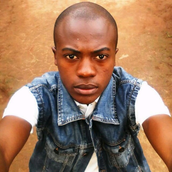 Profile Picture of Kenneth Almeida (@flo2017) on Poshmark
