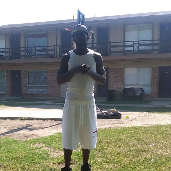 Profile Picture of Wyatt Debrow (@thomasdebrow8) on Poshmark