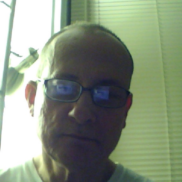Profile Picture of Fernando Zuluaga echeverry (@fernandozuluaga) on Poshmark