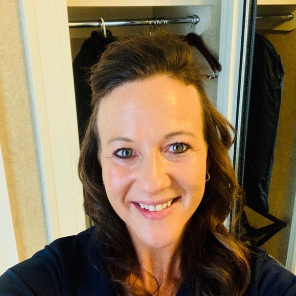 Profile Picture of Dawn Bordenet (@dmbordenet) on Poshmark