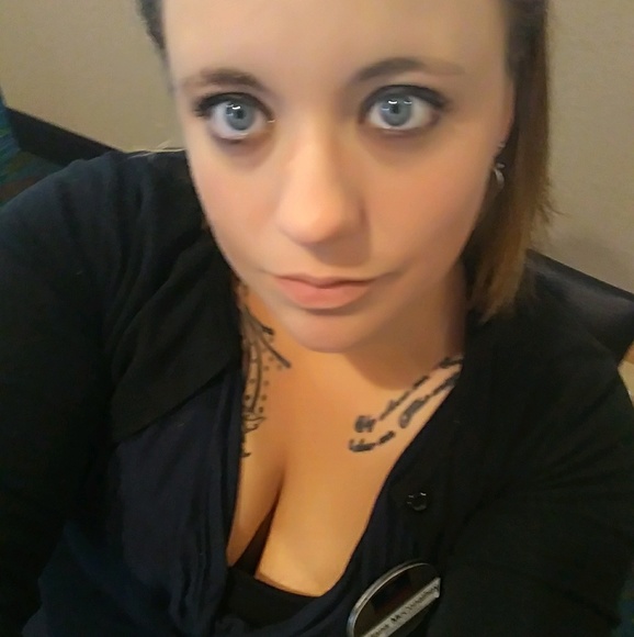 Profile Picture of Edana Mcconathey (@edanamarie) on Poshmark