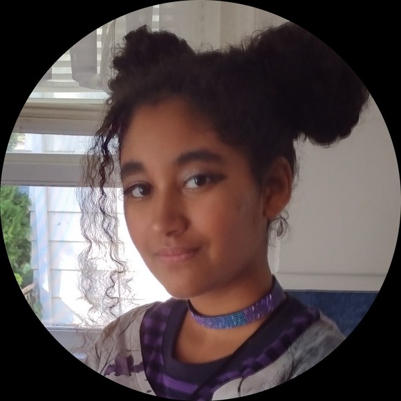 Profile Picture of Leann Bloom (@leann14bloom) on Poshmark