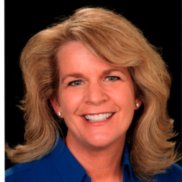 Profile Picture of Karen Burlage (@kqburls) on Poshmark