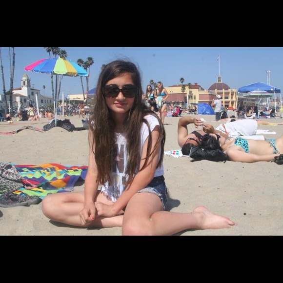 Profile Picture of Gayelyn Dibono (@gayelyn) on Poshmark