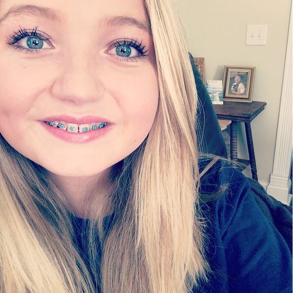 Profile Picture of Josie Crenshaw (@josiecrenshaw) on Poshmark