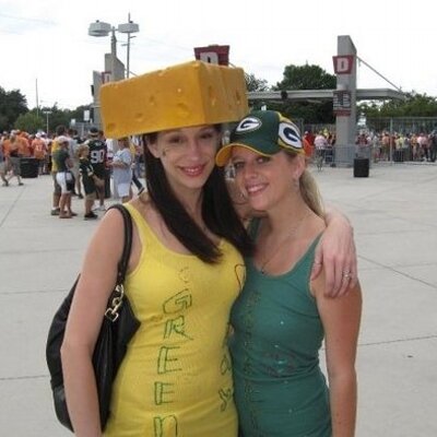 Profile Picture of Jennifer Goodman (@thepackergirls) on Twitter