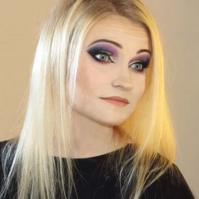 Profile Picture of Brianna Mackenzie (@ireaduncan) on Pinterest