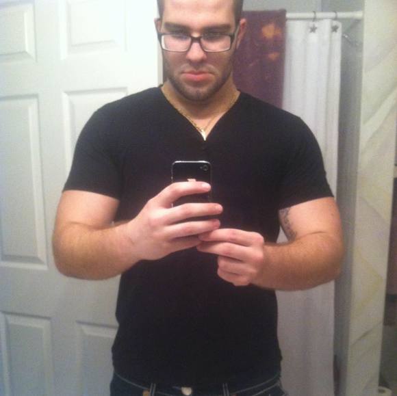 Profile Picture of Ray Cucciniello (@ray_121592) on Poshmark