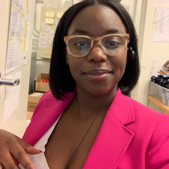 Profile Picture of Alayne Grant (@laynechenelle) on Poshmark