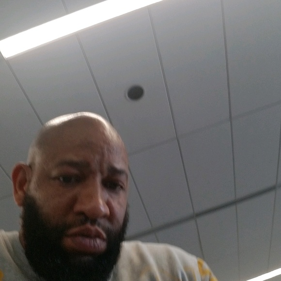 Profile Picture of Tyson Sifford (@tsifford45) on Poshmark