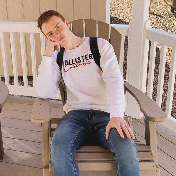 Profile Picture of Kevin Leahy (@kevin789) on Poshmark