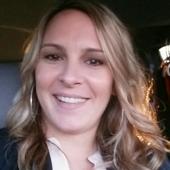 Profile Picture of Rachel Milford (@rmilford) on Poshmark