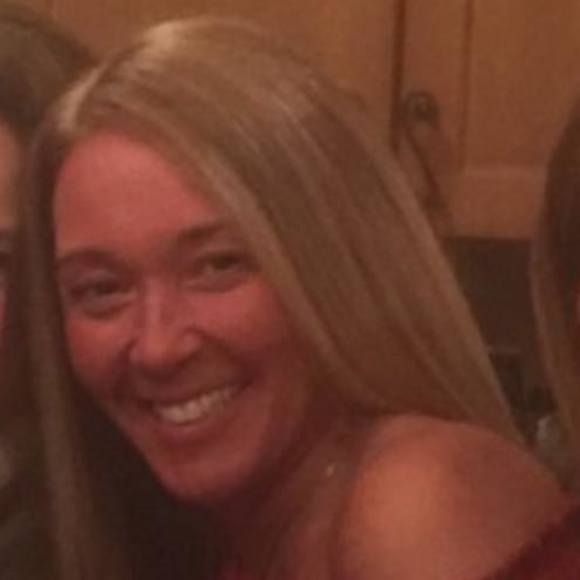 Profile Picture of Dawn Rosenthal (@dawnmarie21) on Poshmark