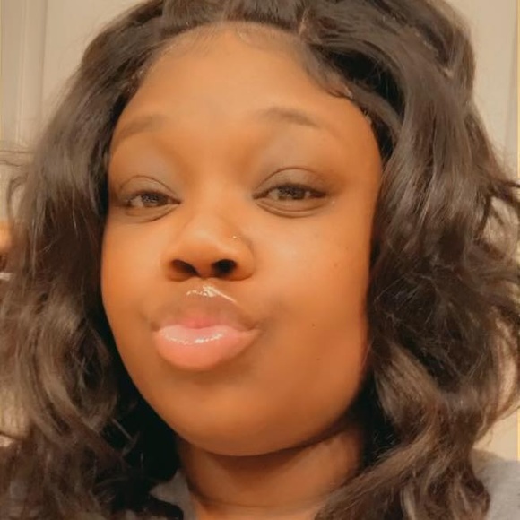 Profile Picture of Shakerial Jones (@liilkeriaa_2) on Poshmark