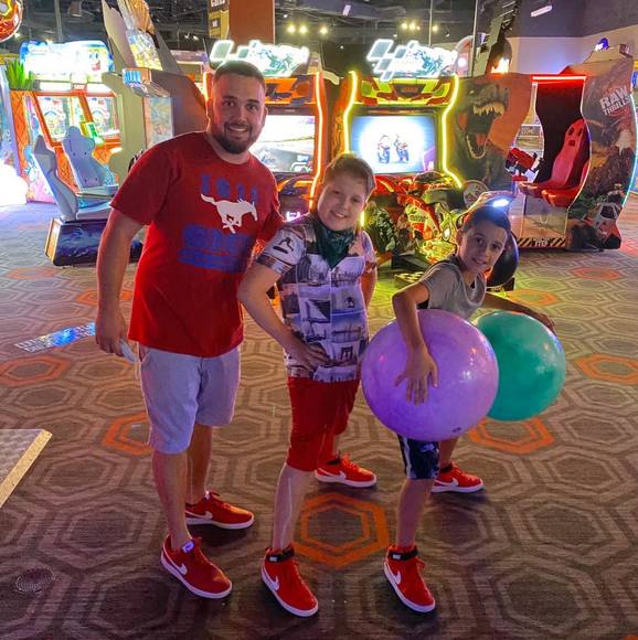 Profile Picture of Scott Salinas (@scott_salinas) on Poshmark